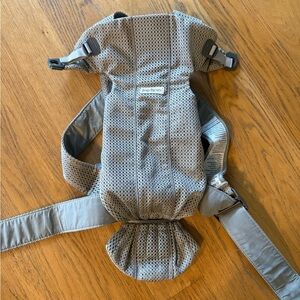 BabyBjorn Mini Gray Carrier